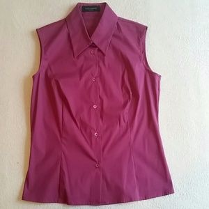 Ladies no sleeve button down shirt